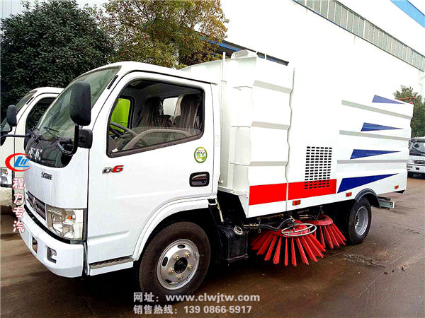 东风小多利卡扫路车