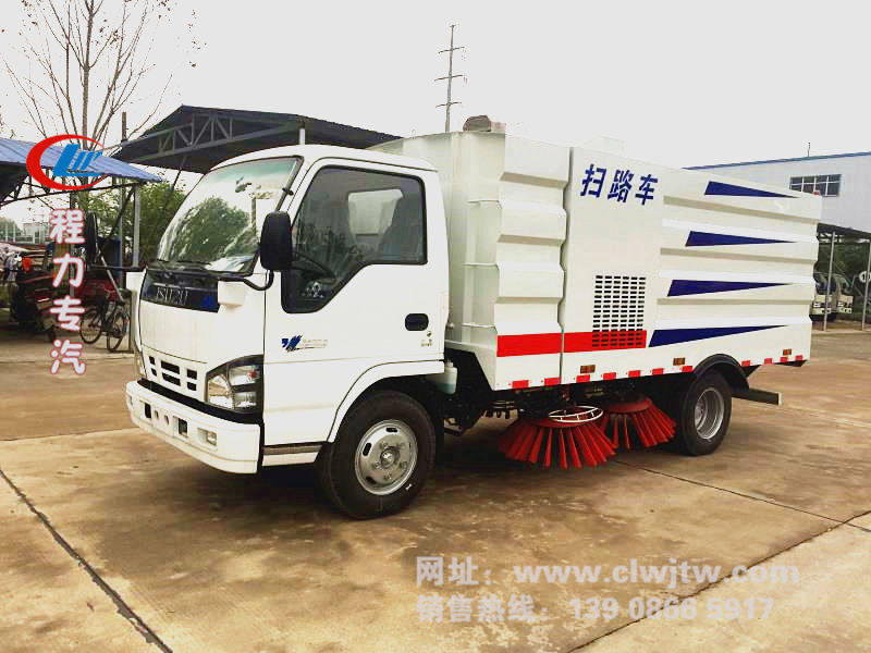 五十铃5吨扫路车